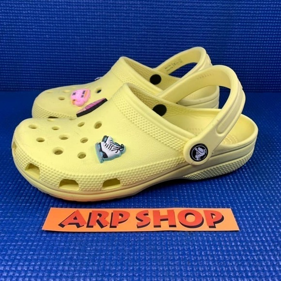 CROCS CROCBAND CLASSIC Women`s Size 6 Yellow Comfort Clog Shoes 10001 - Picture 1 of 9